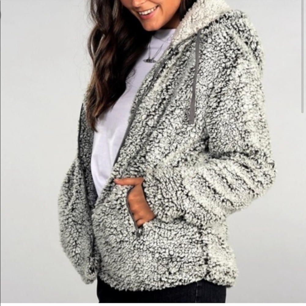 ❤️THREAD & SUPPLY❤️ Wubby Jacket - Picture 4 of 10